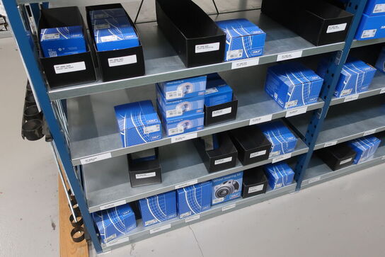 26 fag lagerreoler med indhold