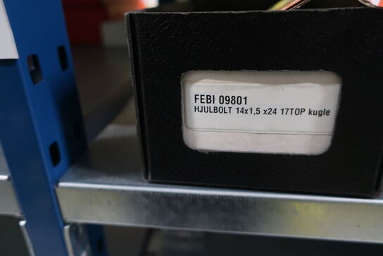 24 fag lagerreoler med indhold