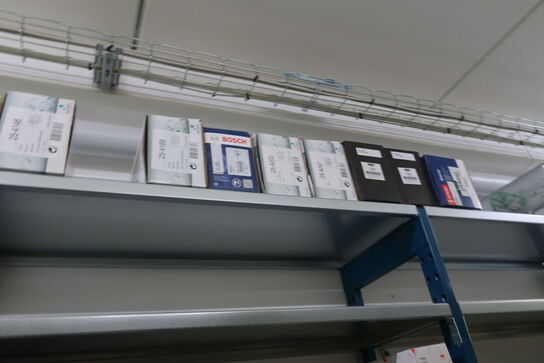 13 fag lagerreoler med indhold