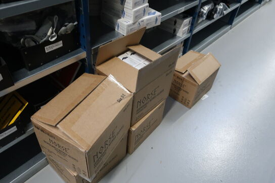 22 fag lagerreoler med indhold