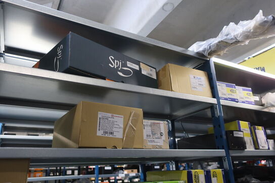 22 fag lagerreoler med indhold