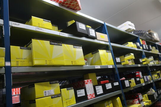 20 fag lagerreoler med indhold