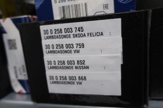 12 fag lagerreol med indhold