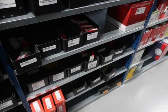 22 fag lagerreoler med indhold