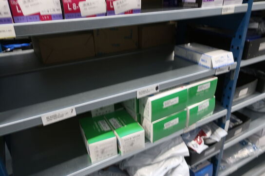 22 fag lagerreoler med indhold