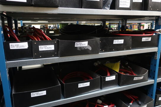 22 fag lagerreoler med indhold