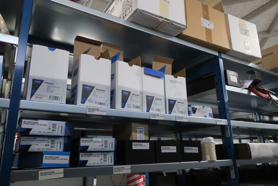 22 fag lagerreoler med indhold