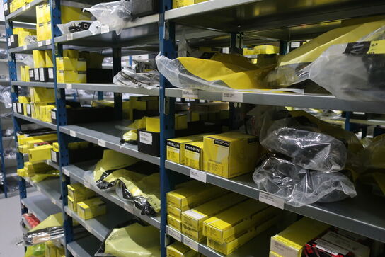 20 fag lagerreoler med indhold