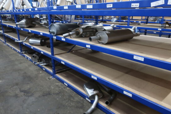 Varelager af udstødning m.v. samt reoler hertil