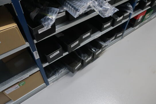 12 fag lagerreol med indhold