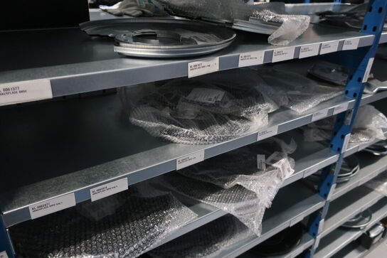 22 fag lagerreoler med indhold