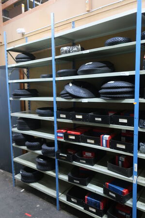 11 fag lagerreol med indhold