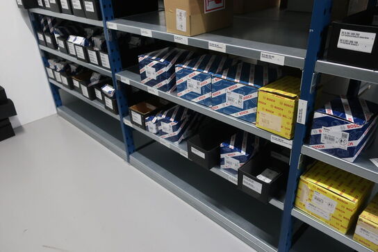 12 fag lagerreol med indhold