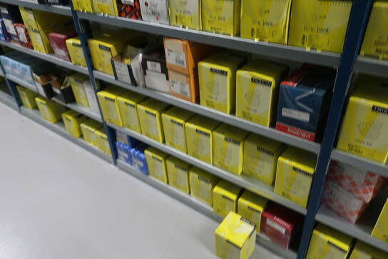 20 fag lagerreoler med indhold