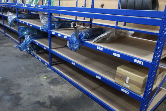 Varelager af udstødning m.v. samt reoler hertil