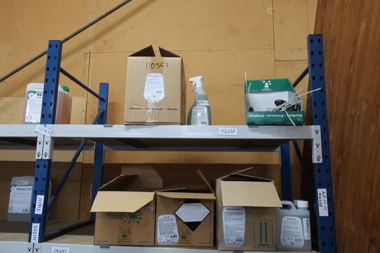 6 fag lagerreoler med indhold