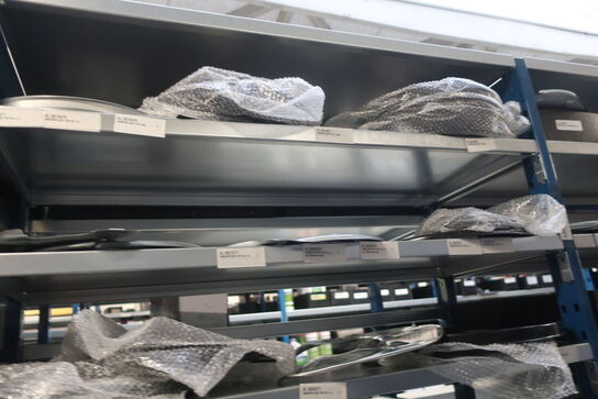 22 fag lagerreoler med indhold