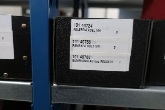 24 fag lagerreoler med indhold