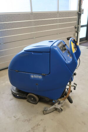 Gulvvaskemaskine NILFISK SCRUBTEC 553 BL