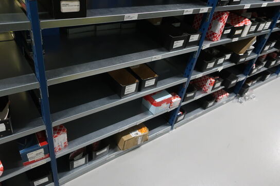 24 fag lagerreoler med indhold