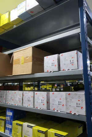 20 fag lagerreoler med indhold