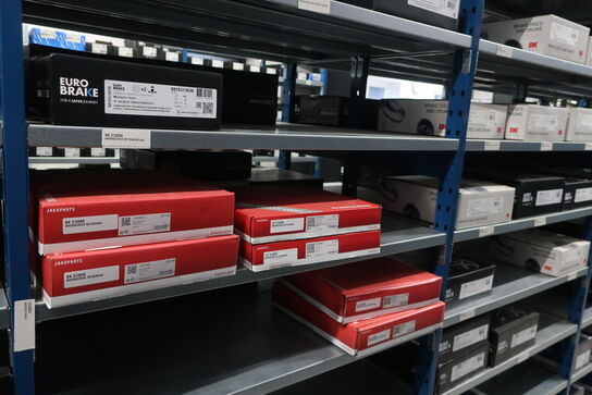 30 fag lagerreoler med indhold