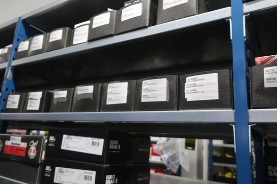 30 fag lagerreoler med indhold