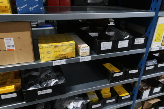 22 fag lagerreoler med indhold