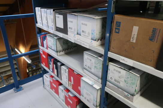 12 fag lagerreoler med indhold 