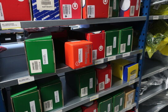 22 fag lagerreoler med indhold