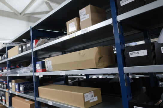 12 fag lagerreol med indhold