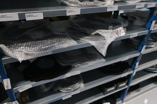 22 fag lagerreoler med indhold