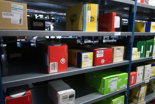 22 fag lagerreoler med indhold