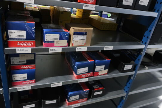 22 fag lagerreoler med indhold