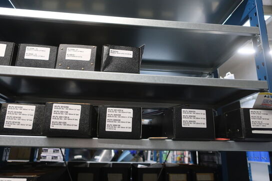 22 fag lagerreoler med indhold