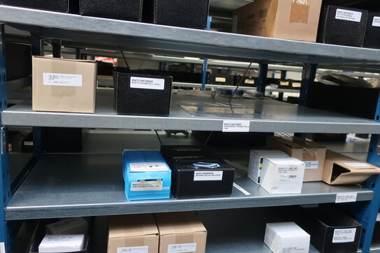 22 fag lagerreoler med indhold