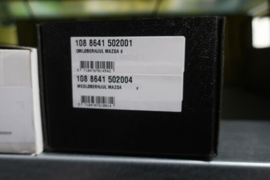 28 fag lagerreoler med indhold