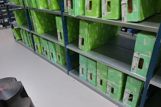 26 fag lagerreoler med indhold