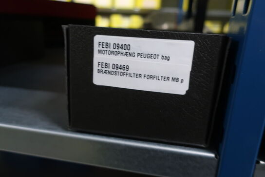 24 fag lagerreoler med indhold