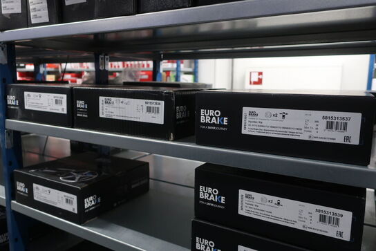 30 fag lagerreoler med indhold