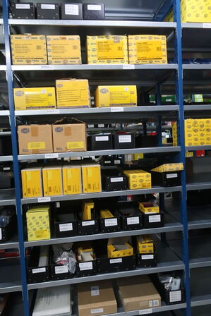 22 fag lagerreoler med indhold