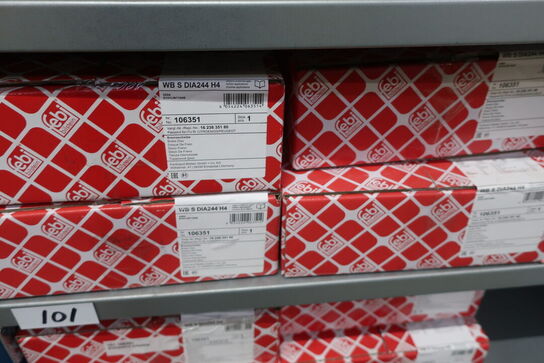 4 fag lagerreoler med indhold