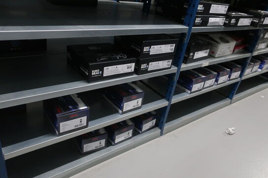 30 fag lagerreoler med indhold