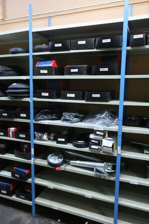 11 fag lagerreol med indhold