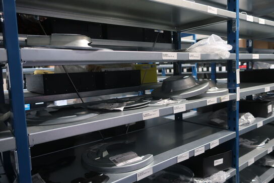 22 fag lagerreoler med indhold