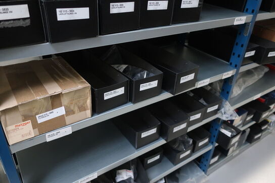 12 fag lagerreol med indhold