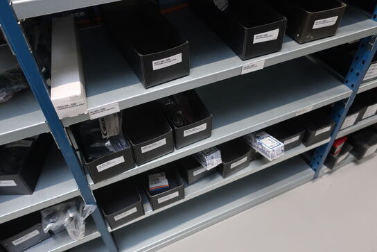 12 fag lagerreol med indhold