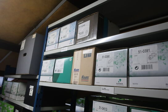 12 fag lagerreoler med indhold 