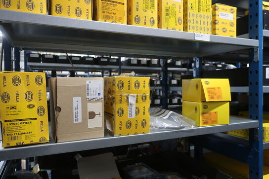 22 fag lagerreoler med indhold