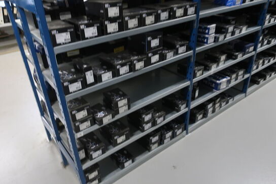 30 fag lagerreoler med indhold